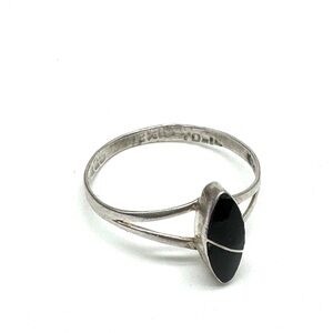 Taxco Sterling Silver Black Onyx Marquise Shaped Split Shank Ring Size 7 1/4